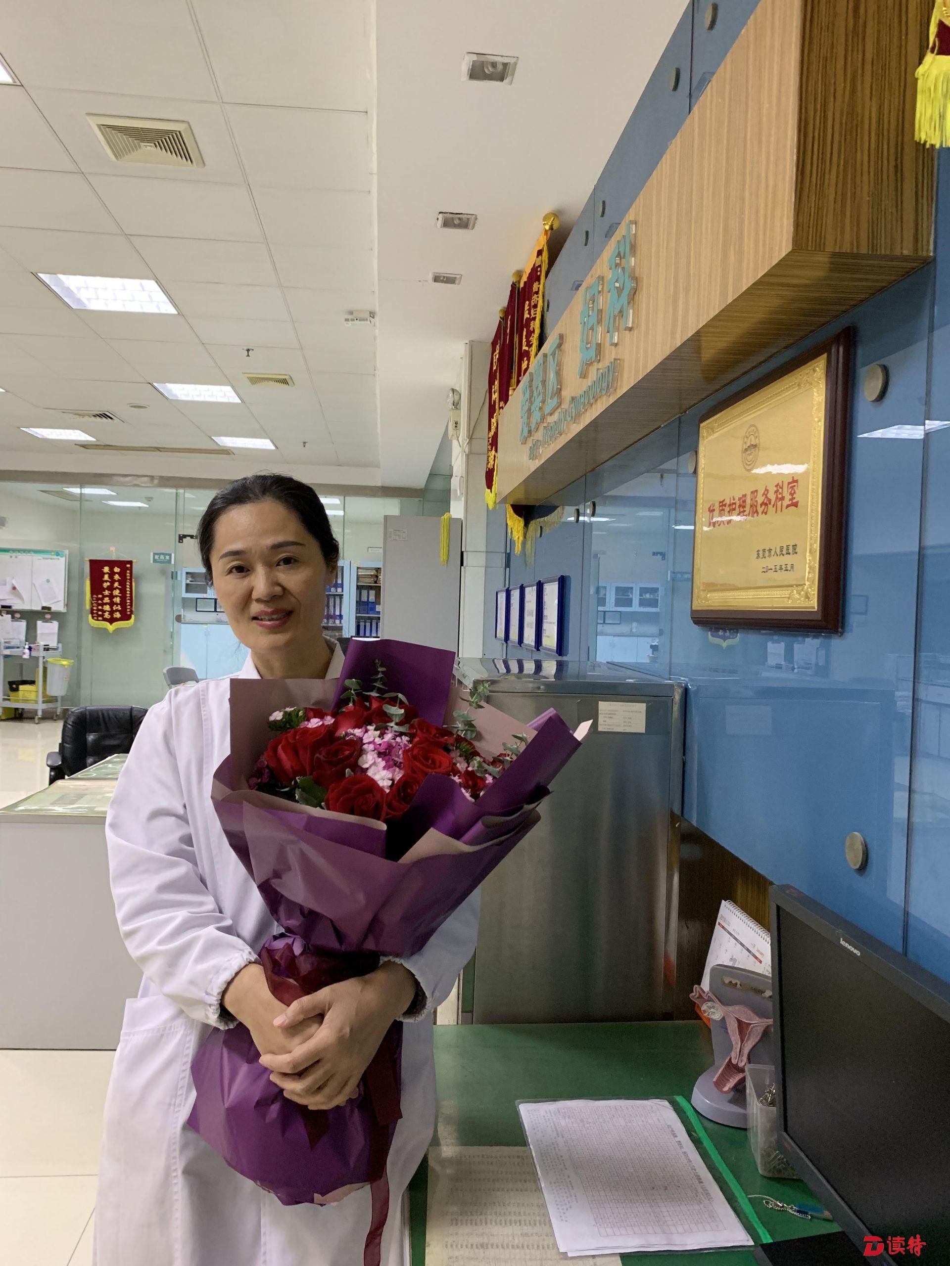 十年前接生的小女孩回来了，主任医师当场泪崩……