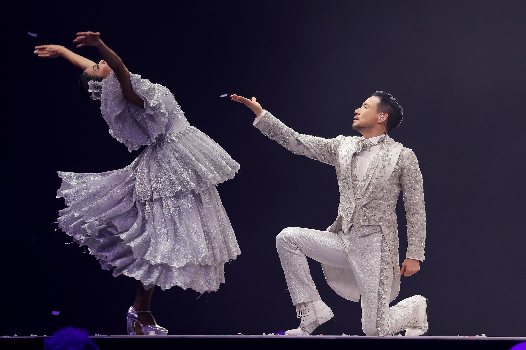 世界巡演233场刷新世界纪录烙下圆满印记学友行善不遗余力香港站筹得过百万善款赠予中医疗服务