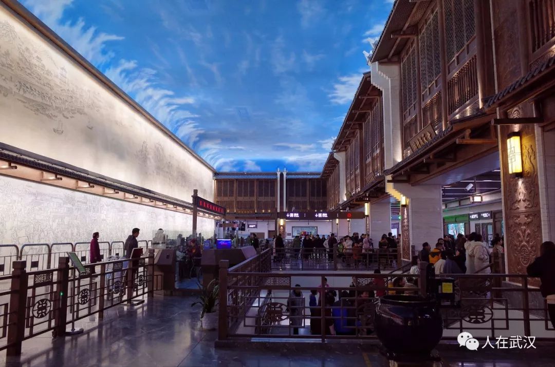 汉正街什么时候卖冬季清仓衣服,汉正街品牌大楼清仓甩卖现场