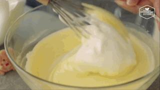 芝士爆浆云朵蛋糕,芝士云朵蛋糕