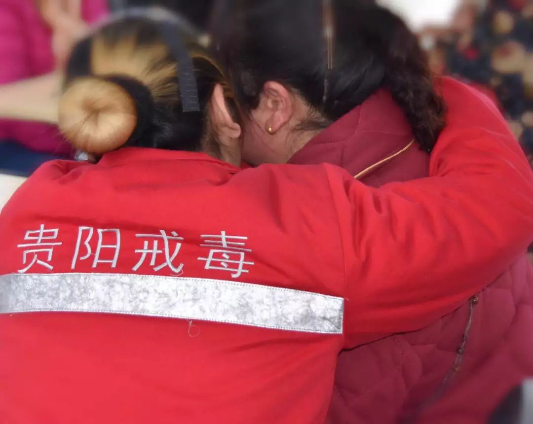 亲爱的爸爸妈妈你们好吗谁唱的,亲爱的爸爸妈妈你们好吗纯音乐