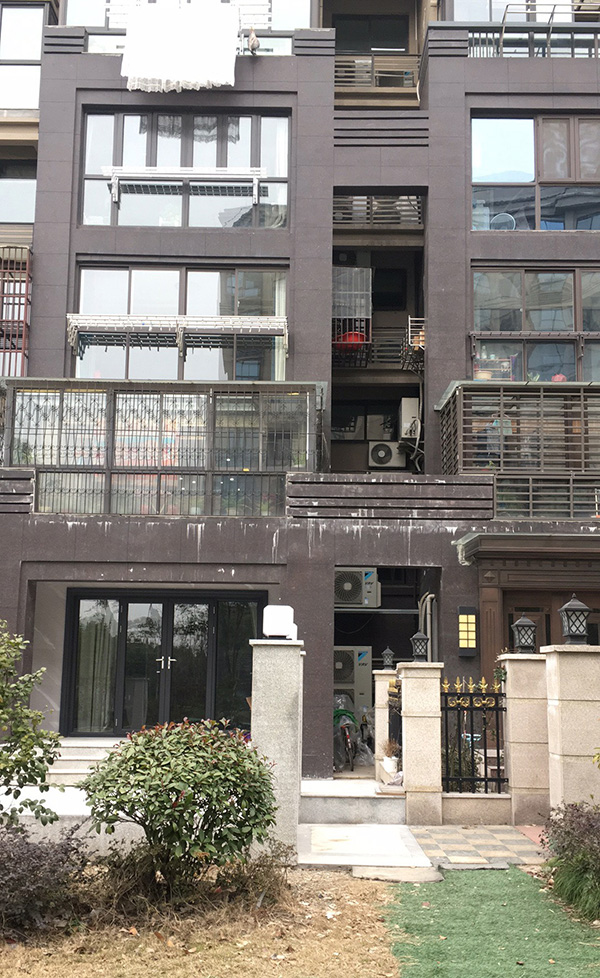 联发扬州一楼盘擅改外墙材质被罚7万元，业主称其整改不力