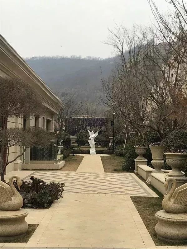 崂山海尔波尔多小镇,海尔波尔多小镇问题