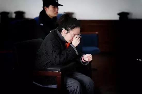 女网红贩卖蓝色药水,网红蓝精灵女主播被判刑