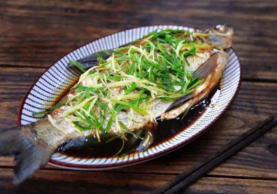 年年有鱼的做法用什么鱼,春夏秋冬吃各种鱼有讲究吗