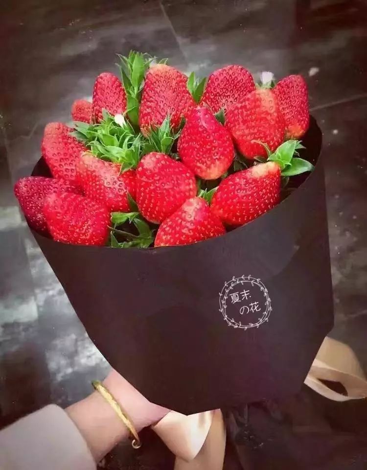 礼物“佩奇”了！潍坊的小情侣们情人节赶紧到这里来吧！