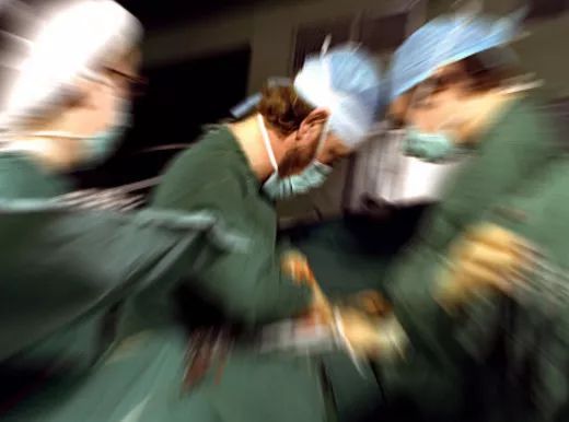 与男友共度这一夜后,24岁女孩差点……(附避孕科普)