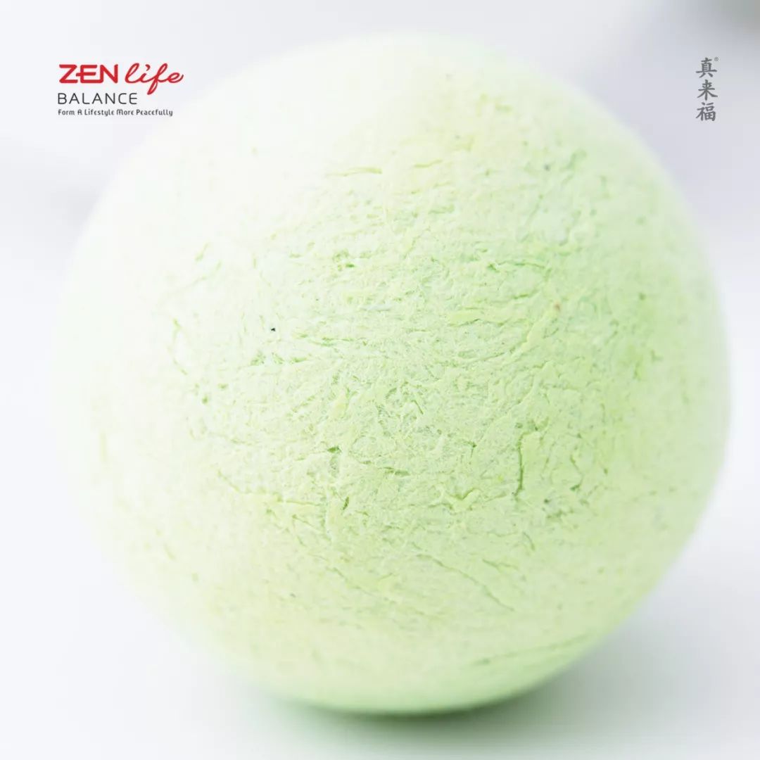 这颗小白球，居然彻底治愈了我的脚臭，日本家庭必备的除臭杀菌神物，三分钟还你一个清新的“脚气”！