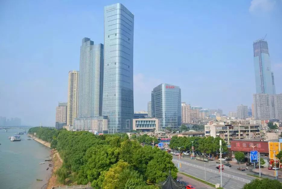 广东机票飞哪里便宜,机票降价自驾游