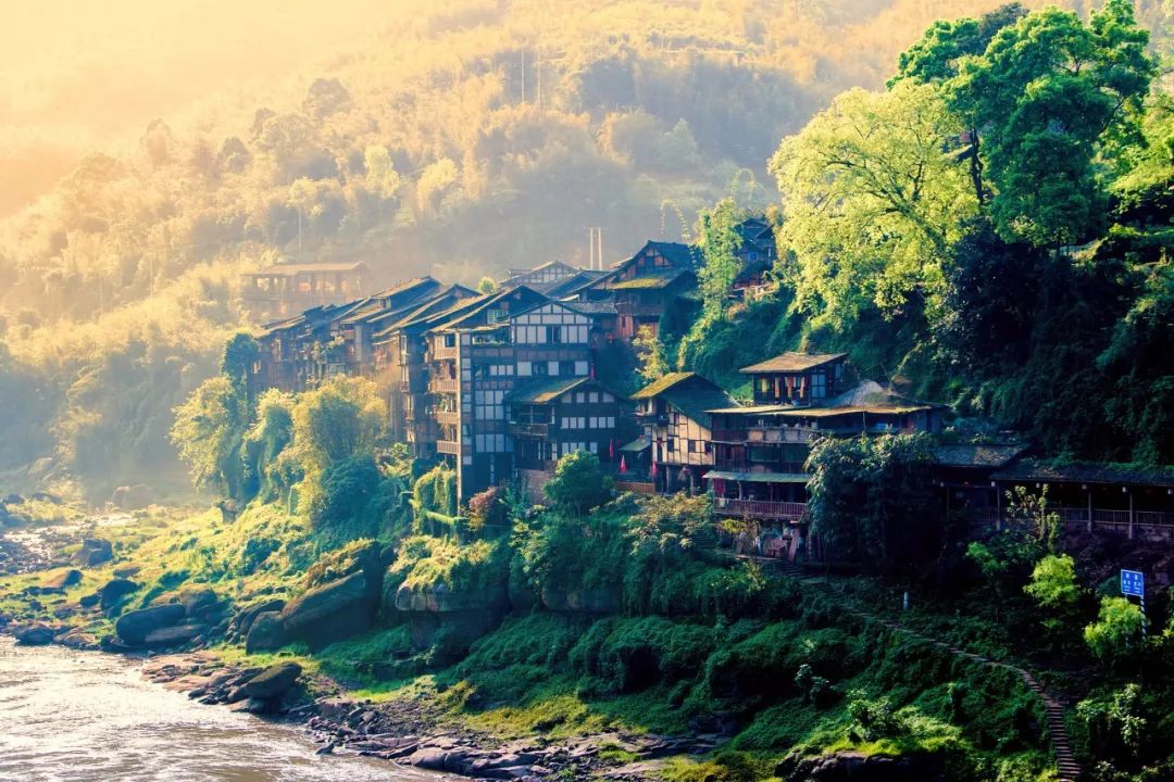 三月适合去哪里的古镇,一日游必去十大古镇