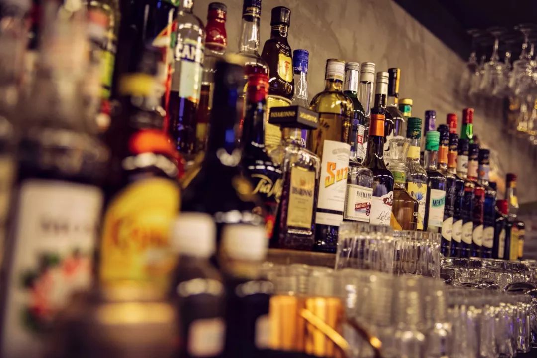 不喜欢保时捷的复古酒吧老板不是好商人