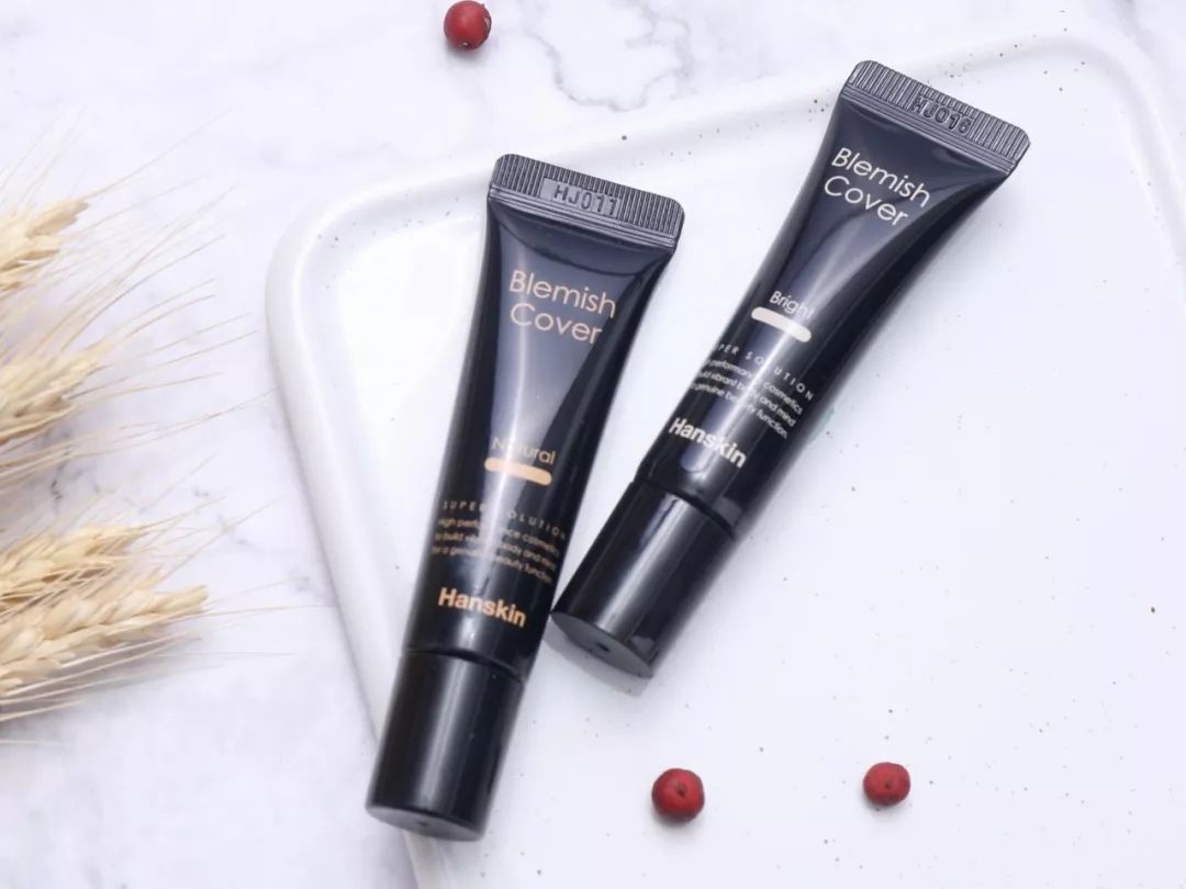 持久不暗沉粉底液测评平价不到100,带磨皮效果的粉底液测评