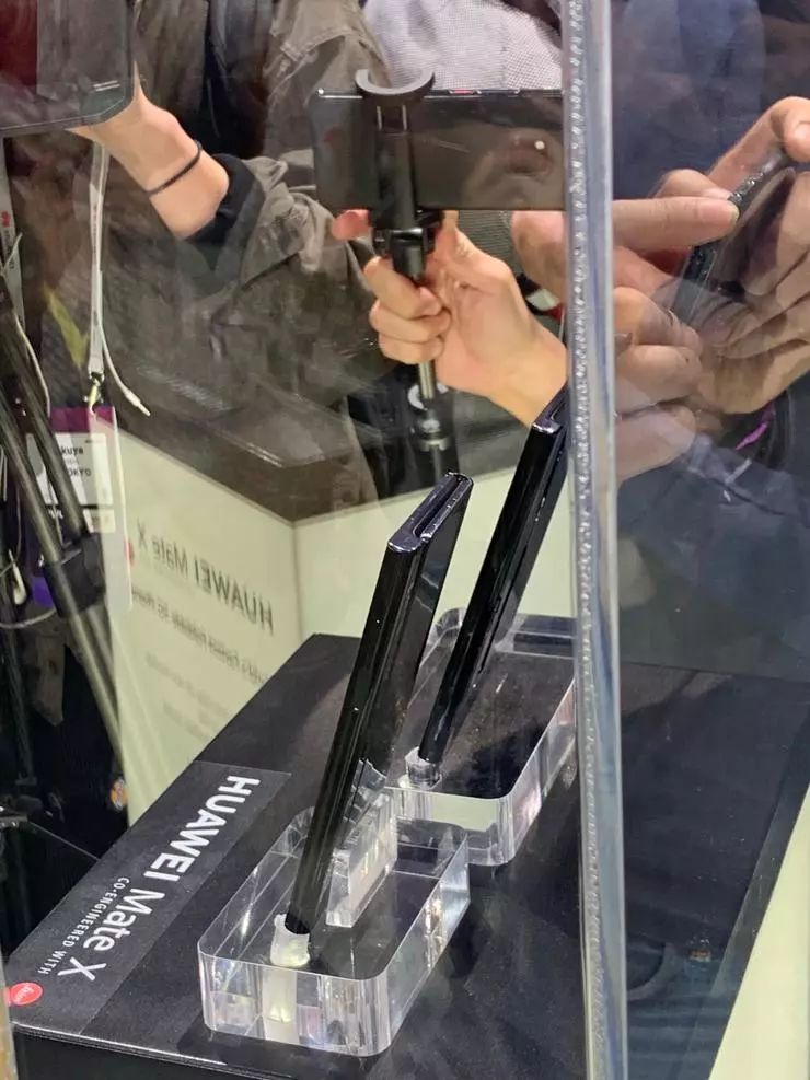 华为最新折叠屏手机matex2s,华为折叠屏matex5g版