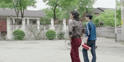 别相信那些杂志博主的，咱爸妈口中的80年代style才是真的80style