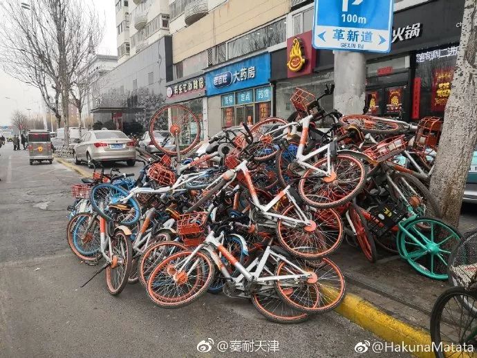 小蓝、小橙，你咋变成小黑了？网友：骑出去你也不嫌鬊！