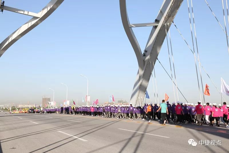 赞中国改革开放四十年的诗赏析,咏改革开放四十周年诗词