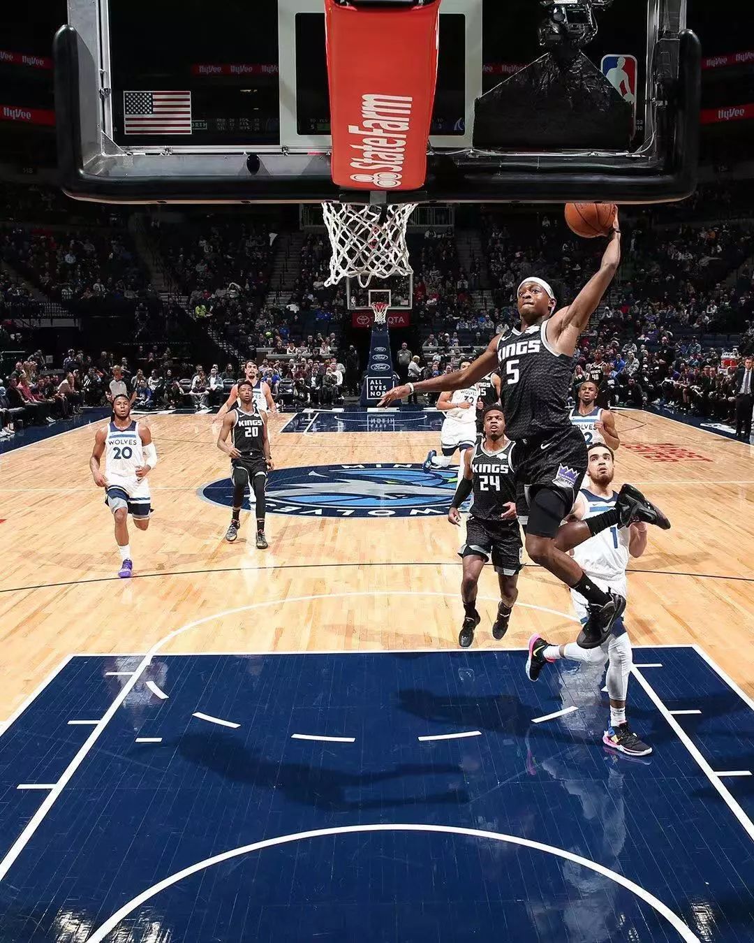 今日球鞋上脚一览aj11,耐克和lpl联名的鞋