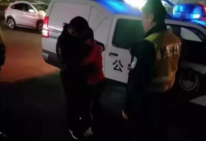 杭州13岁男孩离家出走完整版,13岁男孩深夜上高速