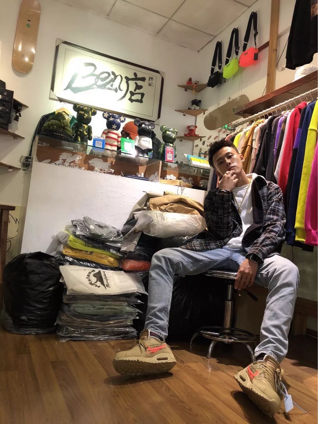 aj和yeezy哪个更容易受欢迎,aj和yeezy哪个好看