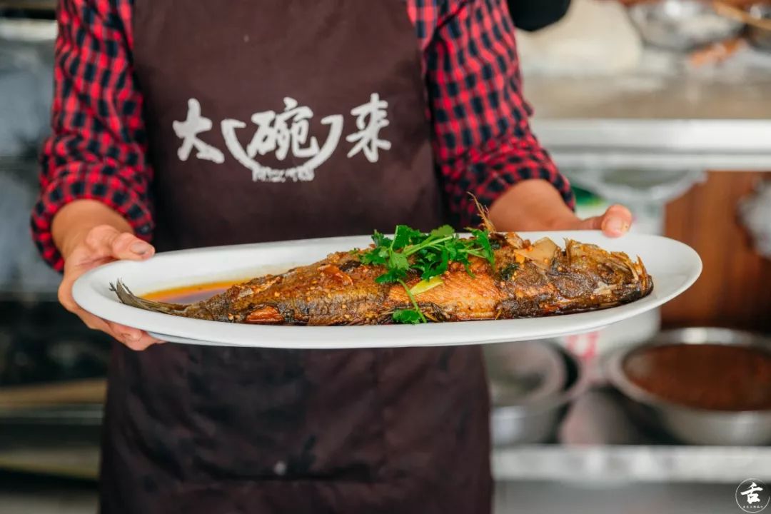 趁“热”看！今日份高清*码无**的「美食编辑」日常已送达！