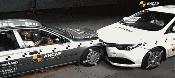 国产车发动机舱空空的,为什么有些车发动机舱空空的