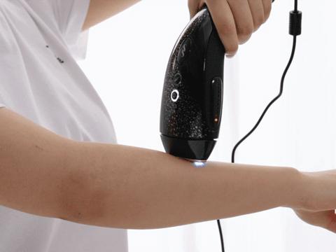 让我在你的肌肤上滑行，抚平每一个毛孔