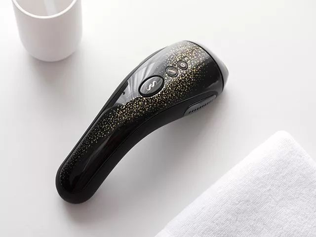 让我在你的肌肤上滑行，抚平每一个毛孔