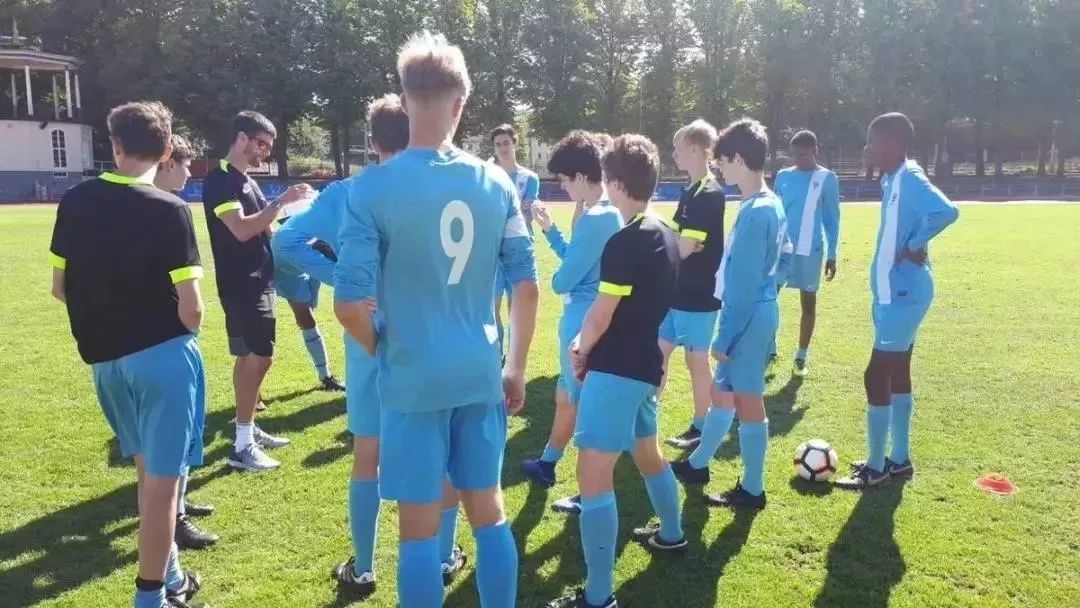 「维维足球理念」“运动第一,学习第二”，英国名校的体育教育是这样的