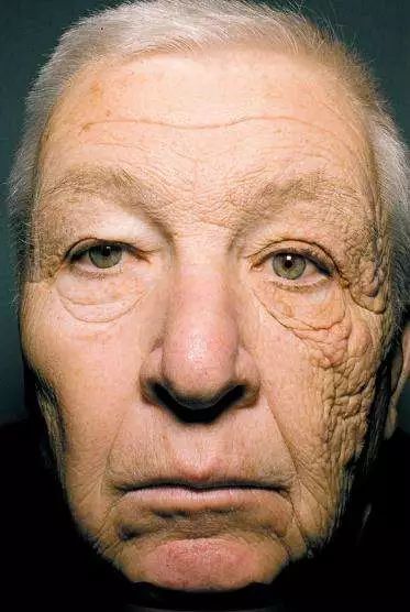 陈小春带应采儿上节目,陈小春和应采儿爸爸去哪儿秀恩爱