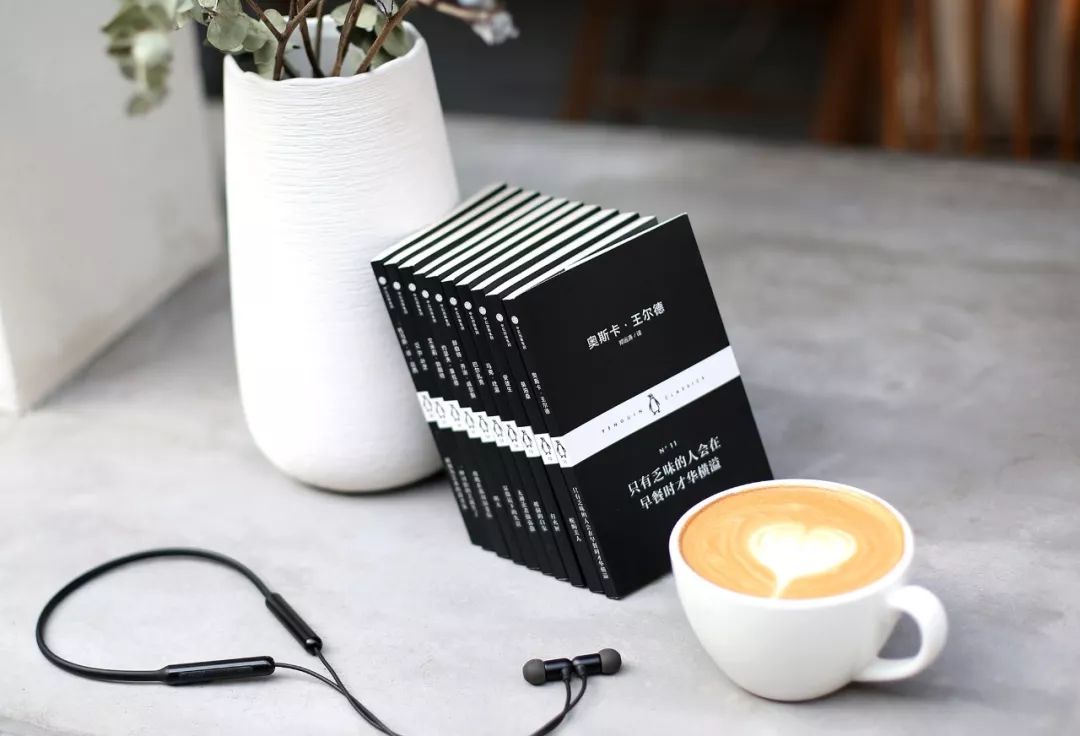 国外网红小黑书,风靡全球的小黑书