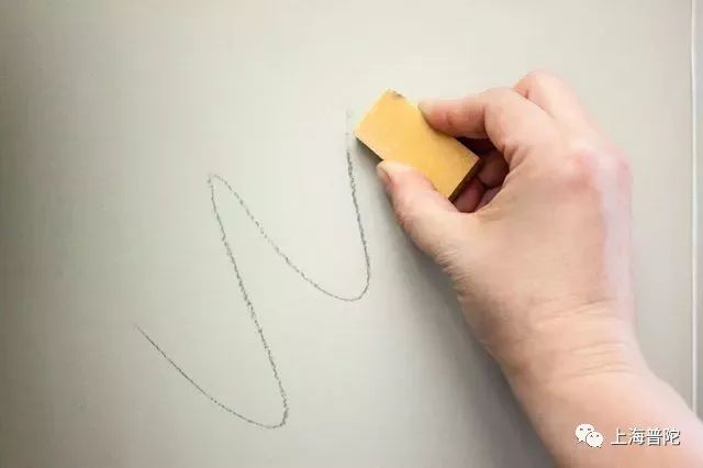 白墙弄脏了怎么处理干净,白墙油烟弄脏了怎么把它变白