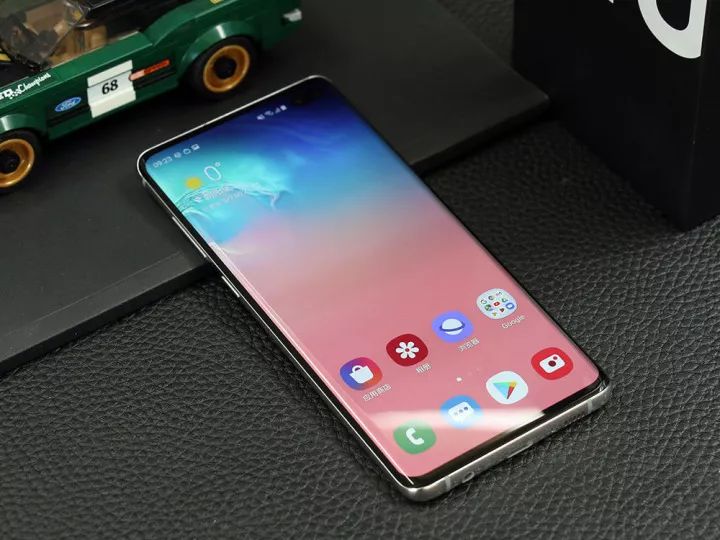 外媒三星galaxys10全系列上手体验 (三星galaxy s10曝光惊艳之作)