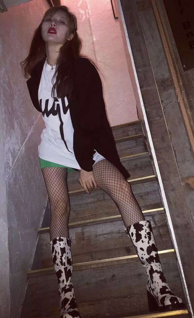 泫雅衣着,泫雅衣服怎么搭配