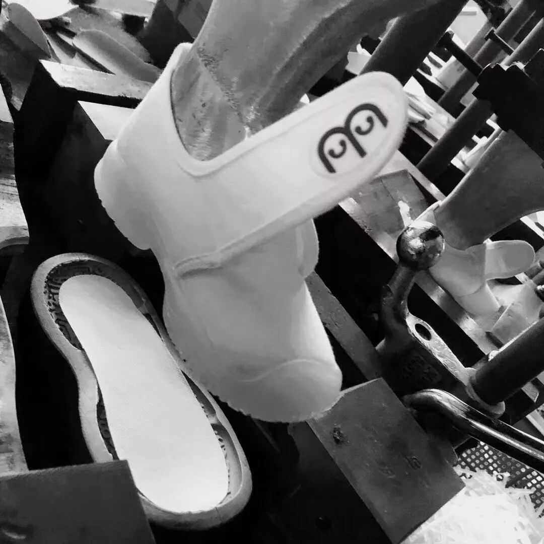 轻便、舒适、一脚蹬，娃穿上就不想脱下来