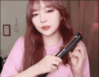 泫雅孔雪儿关晓彤,关晓彤和泫雅撞衫