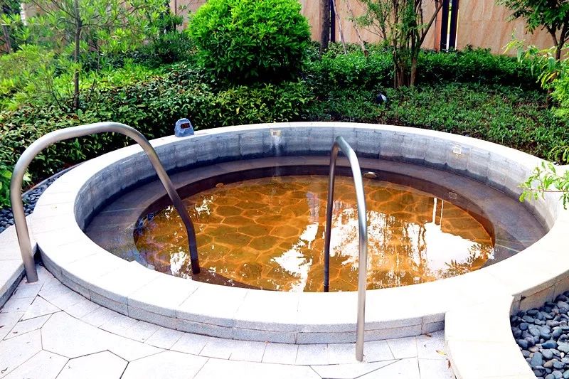 只要¥488元，珠光御景温泉美食酒店随你浪！温泉SPA+自助餐+精美下午茶+龙归寨门票~周末通用！