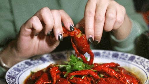 4折从四川吃到广东！我左手拿麦，右手啤酒，在这个“千面餐厅”里嗨到凌晨？