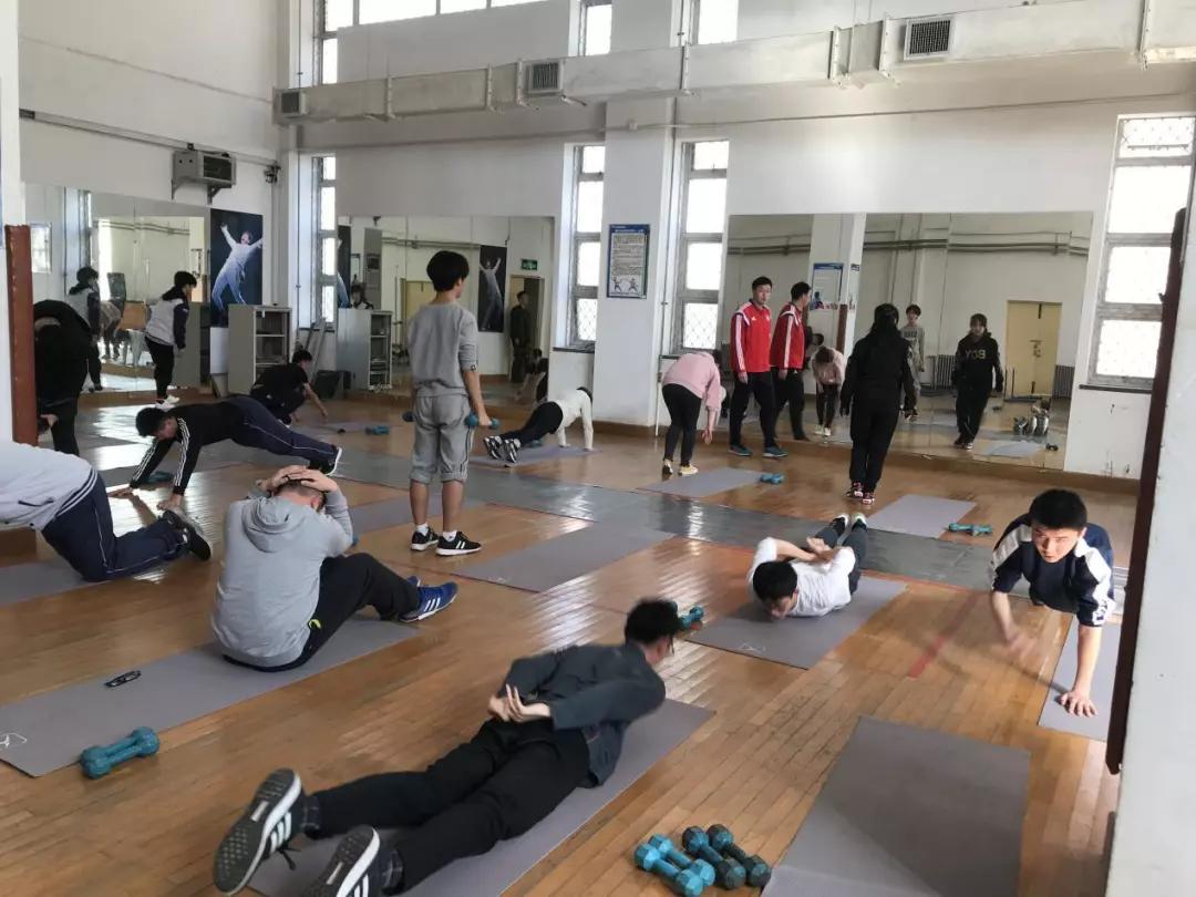 青岛二中课时改革,青岛二中一天一节体育课吗