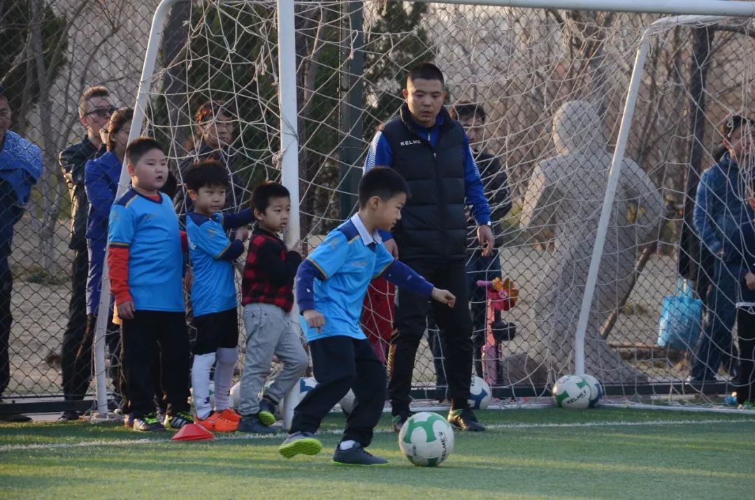 澶╂触娉拌揪鍘嗗勾鍓嶉攱,娉拌揪浠ュ墠鐨勯潚璁畧闂ㄥ憳鏁欑粌