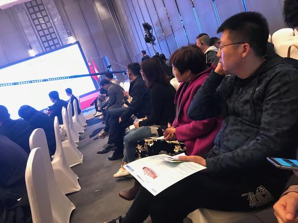 安阳大姐在匈牙利卖床单，每年成交700万美金，致富秘诀曝光！