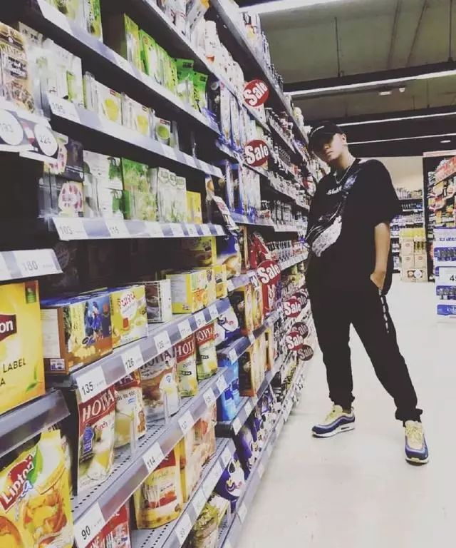 今日球鞋上脚图片,今日球鞋上脚