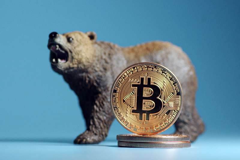 昨天身家上亿,今天外卖小哥。区块链财富蒸发时,有人开着宝马去维权