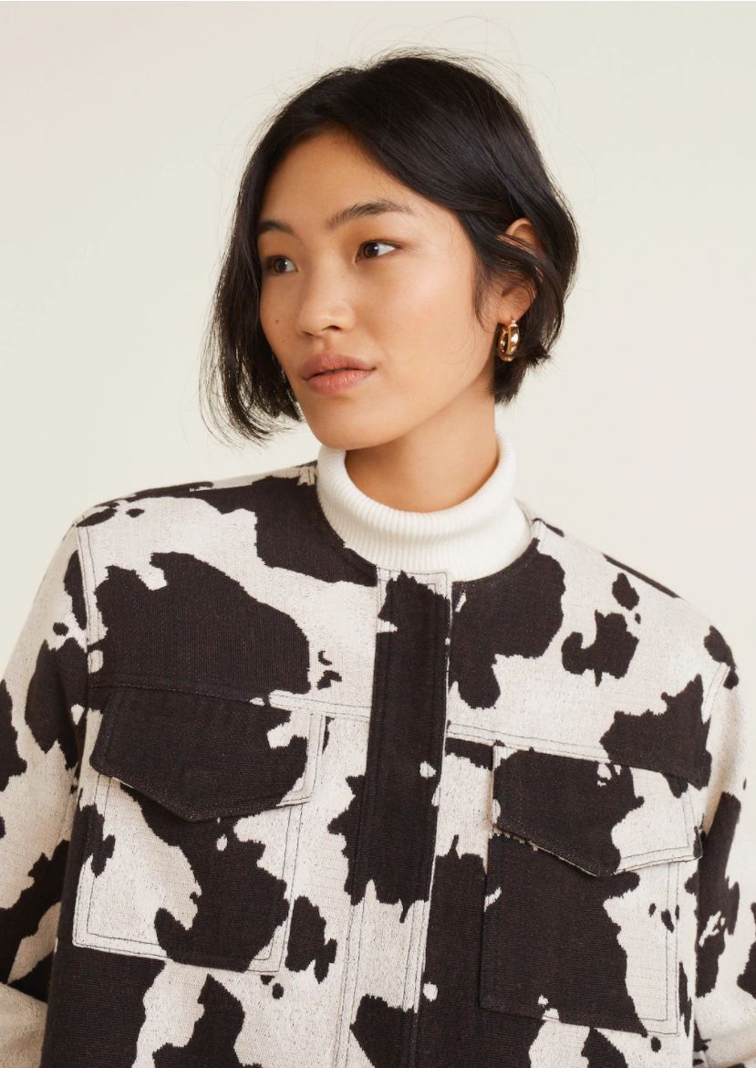 豹纹OUT，下一个C位印花轮到奶牛纹上场！