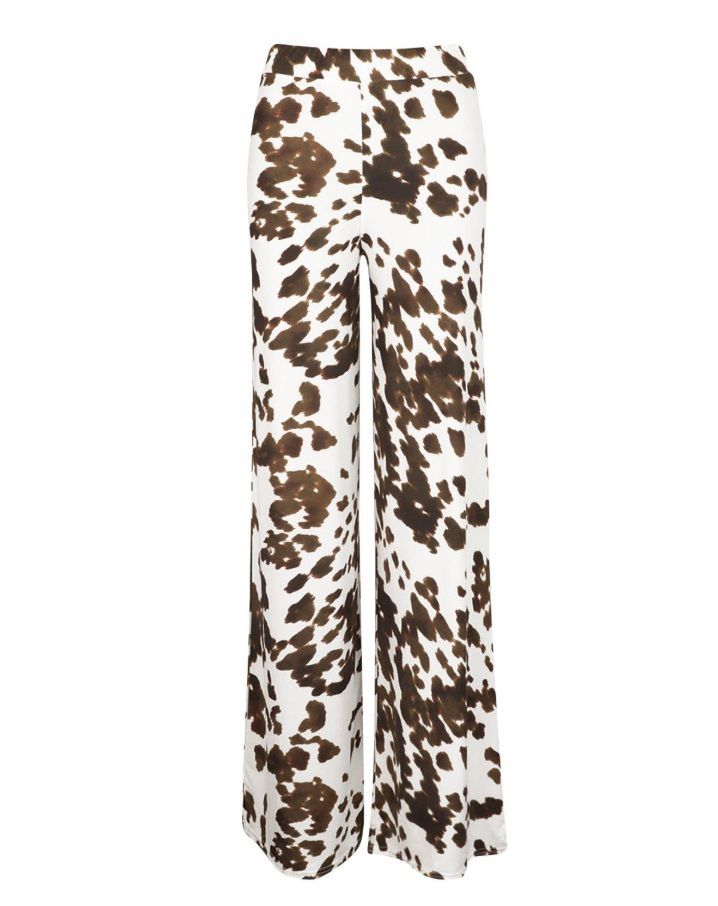 豹纹OUT，下一个C位印花轮到奶牛纹上场！