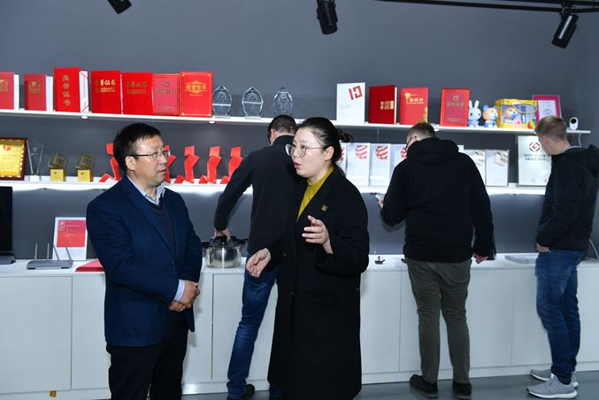 外国人评价蜀马赛道 (2019蜀马赛道展示)