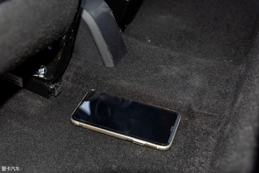 表现出乎意料好开不贵的入门级电动车比亚迪e1