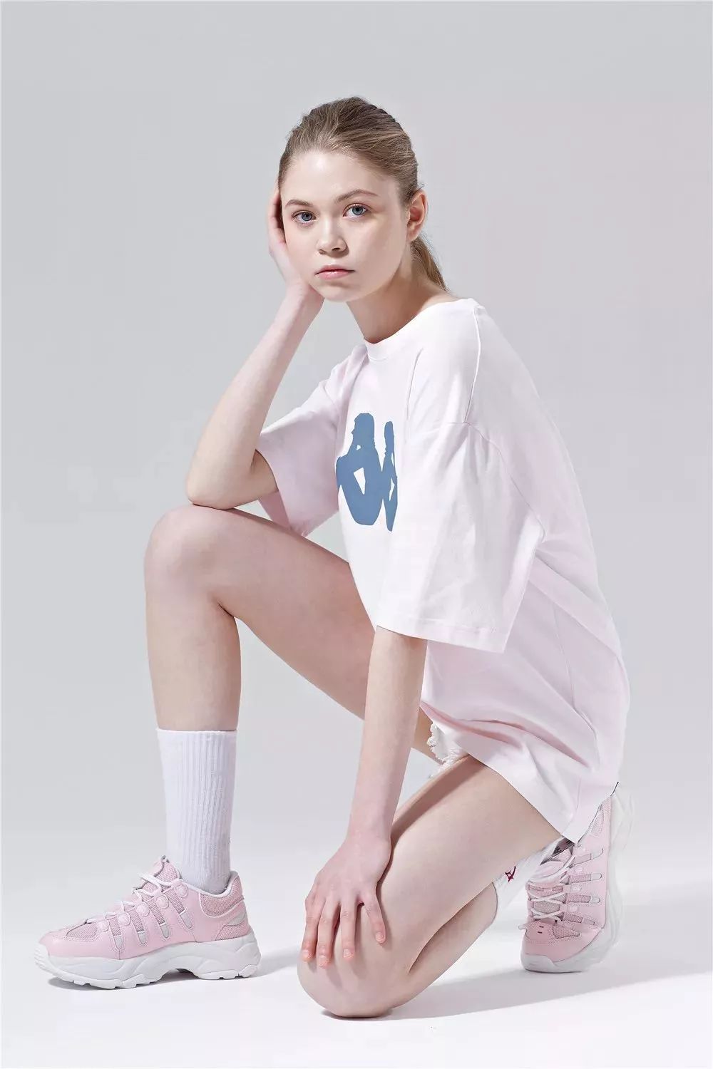 为什么同一款鞋子售价不一样,为什么同一款鞋子有那么多款式