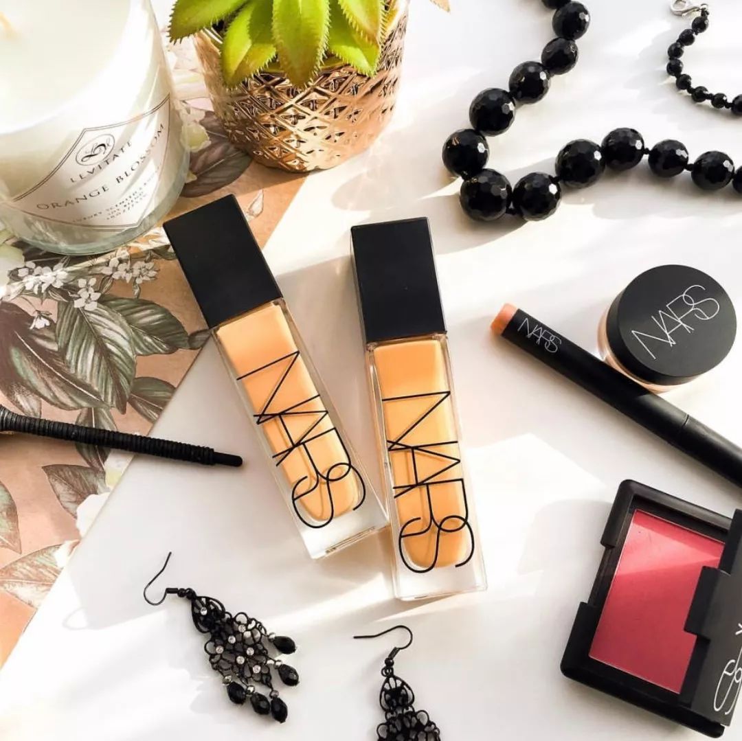 教你怎么画超薄的底妆,黄黑皮怎样画出自然底妆