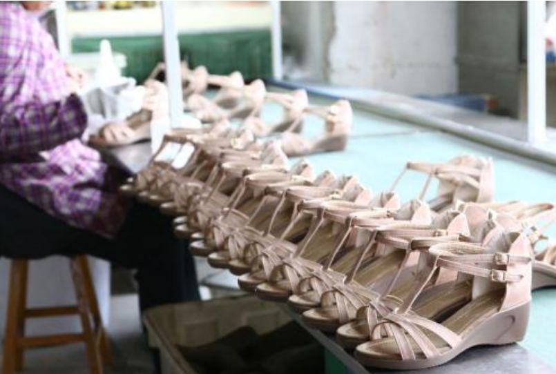 中国“地下鞋王”：卖鞋就像卖白菜，却年入50亿，活成莆田鞋最可怕的对手