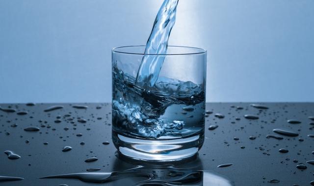 雀巢优活在国外的包装,雀巢优活5升